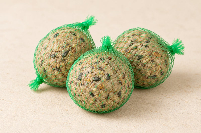 Panto suet balls, 30 pieces with net, 95g each – feed illustration